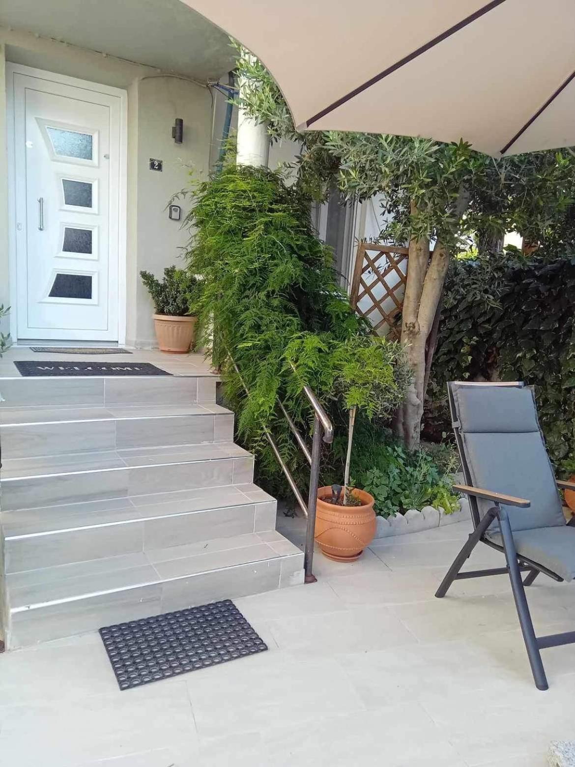 Alkistis House *