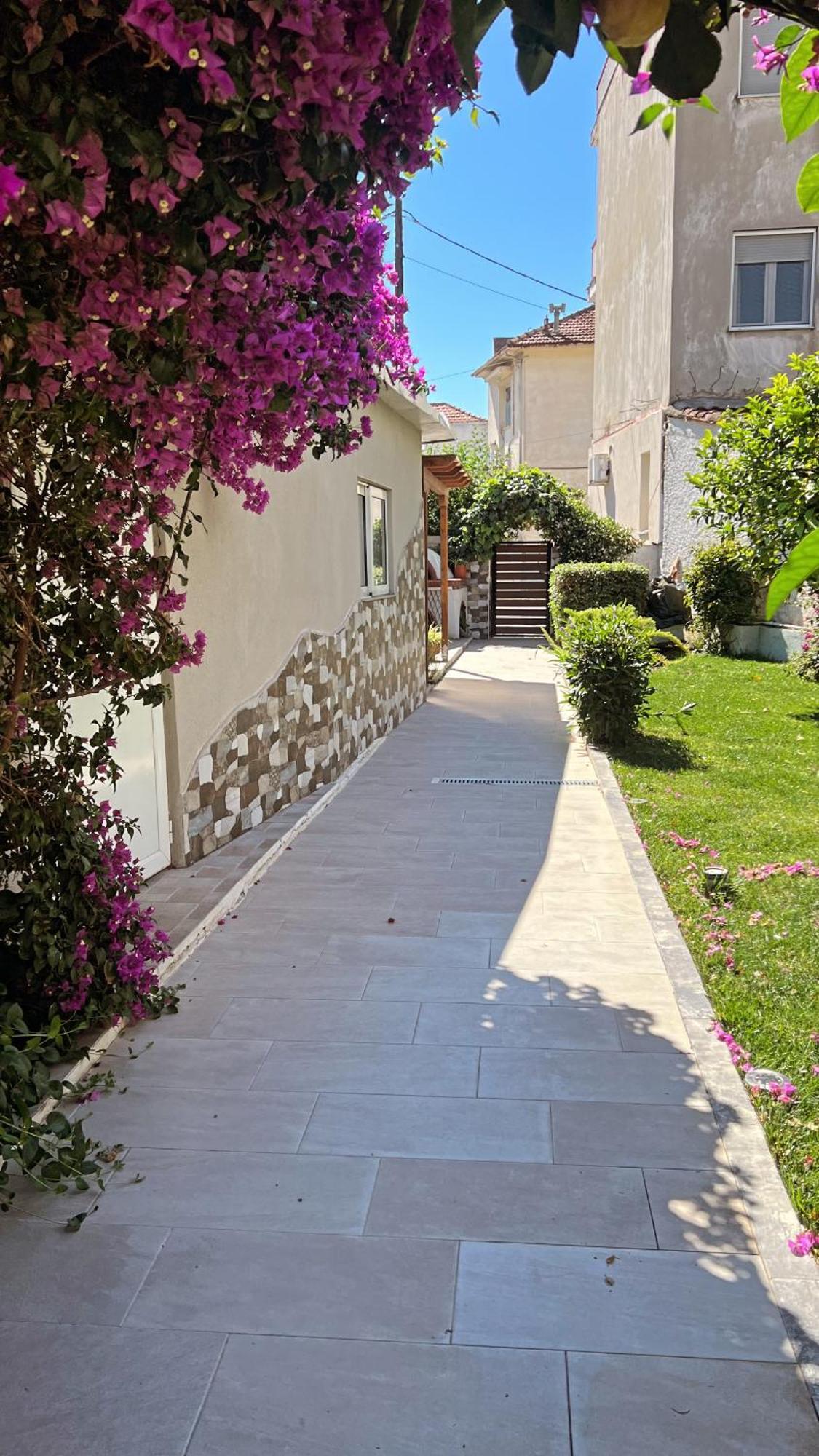 Alkistis House *